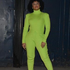 Ivy Park Neon Green Set. Bodysuit and pants!
